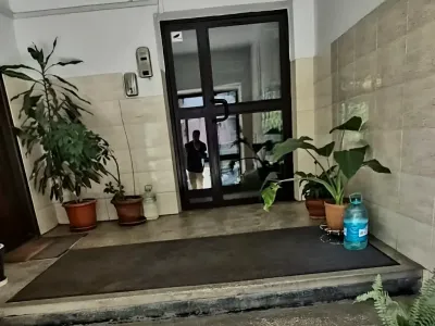 scari intrare bloc vanzare cumparare apartament Sector 5 București
